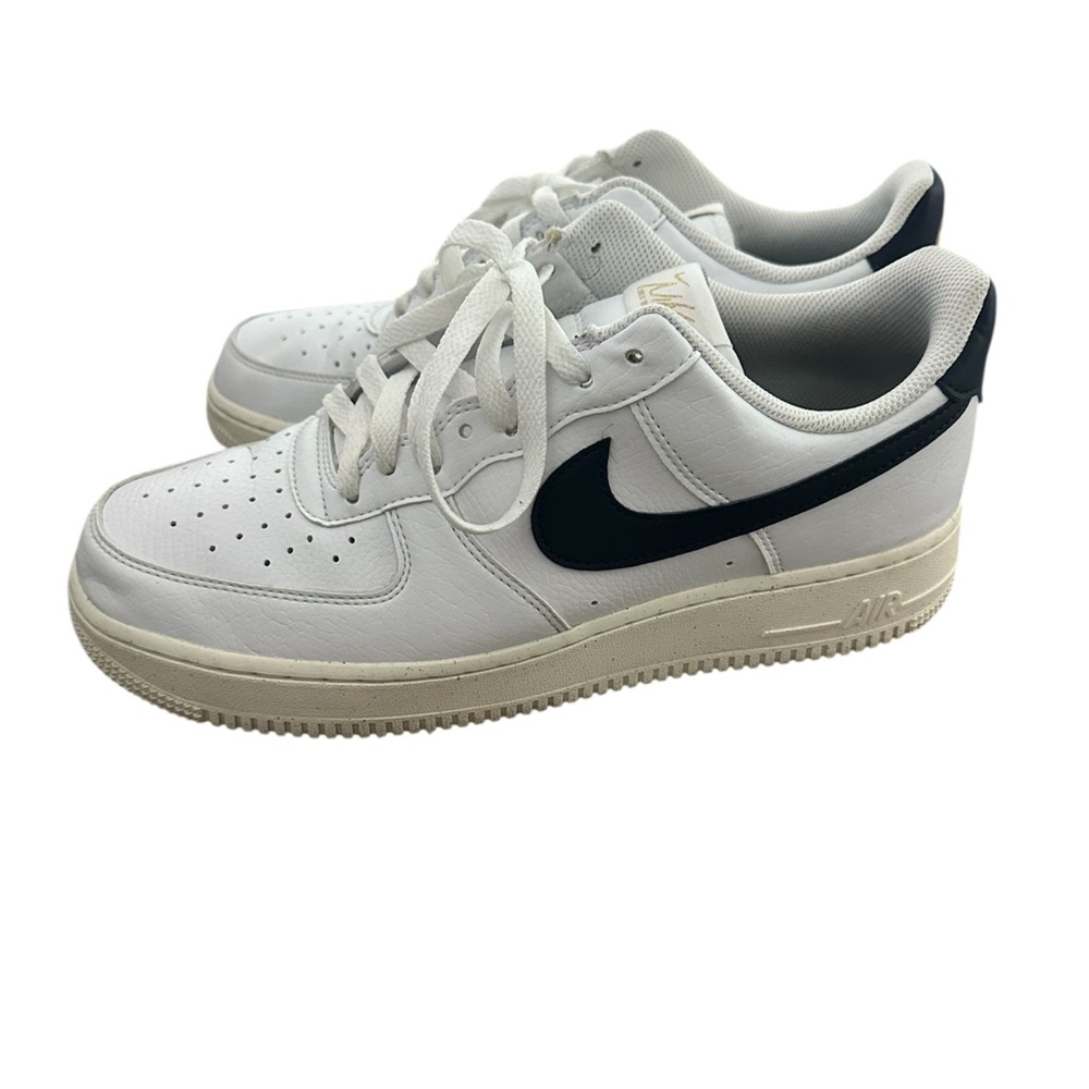 Nike Women's White and Black Sneakers